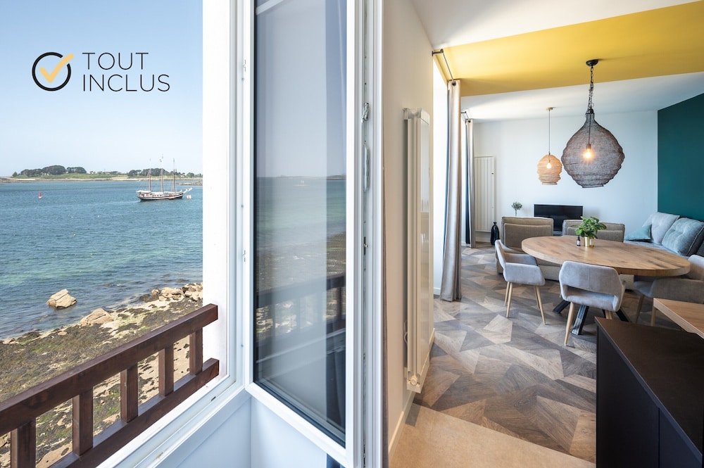 Apartment in Landeda Near Plage des Anges — 4-Star Luxury Hotel in Landeda, France