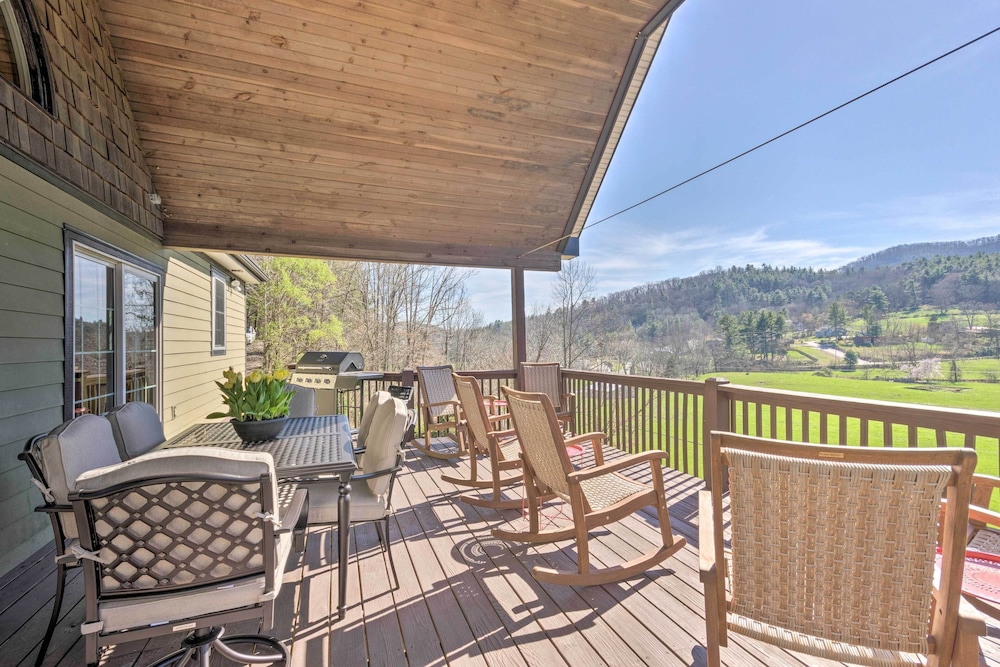 Asheville Retreat w Game Room & Mountain Views in Asheville, United States