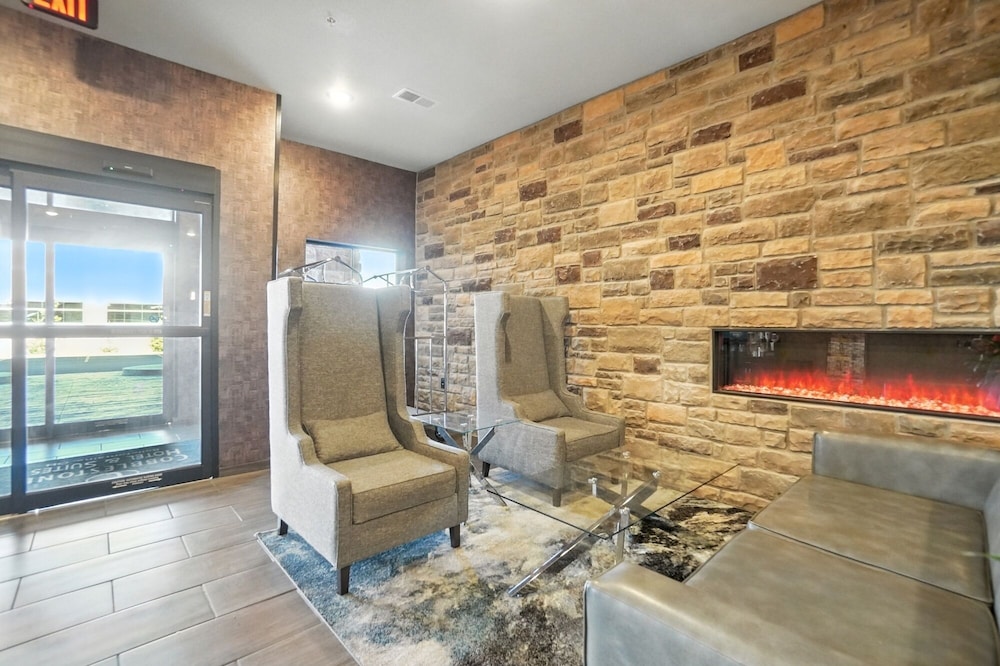 Cobblestone Hotel & Suites Bellefontaine - photo 16