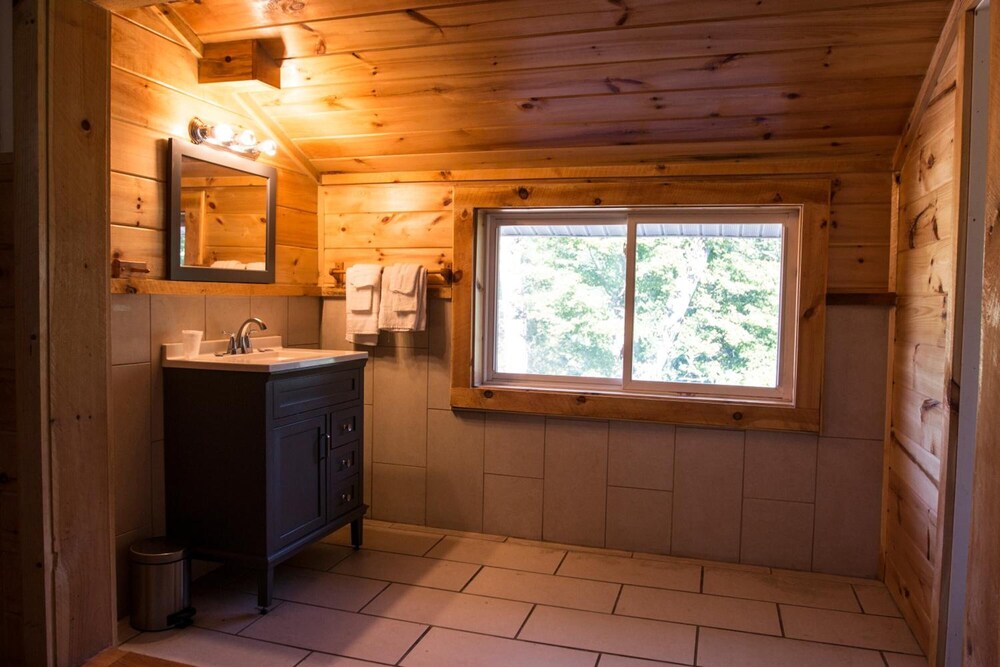 King Hendrick Motel - photo 9