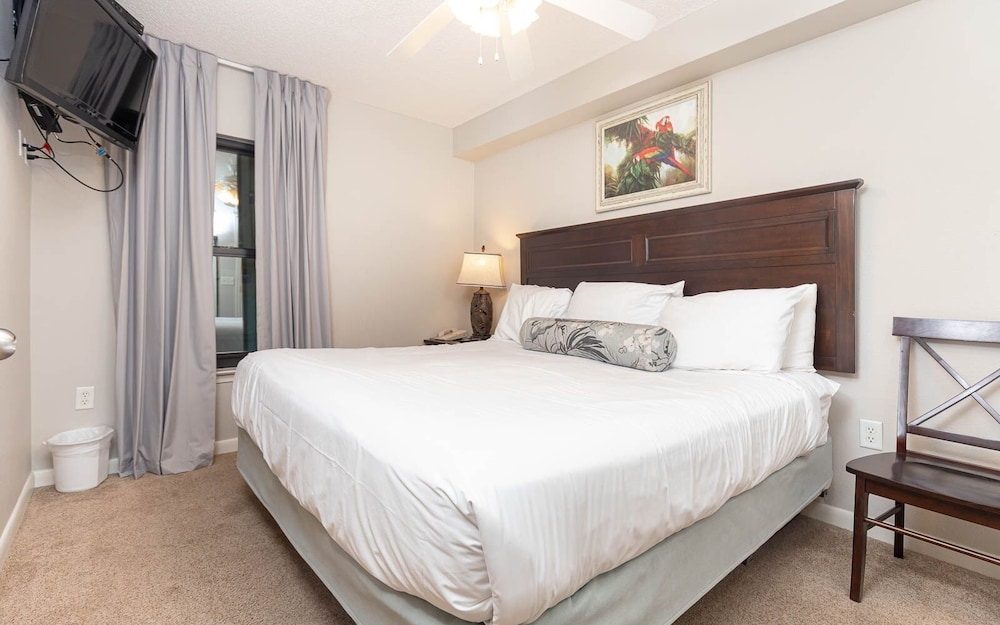 Phoenix All Suites West Hotel 1106 1 Bedroom Condo by Redawning - photo 3