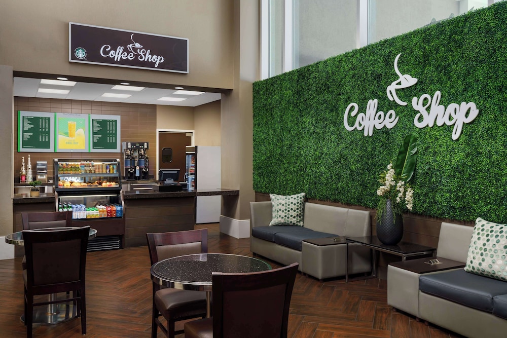 Embassy Suites by Hilton Orlando Lake Buena Vista Resort - photo 35