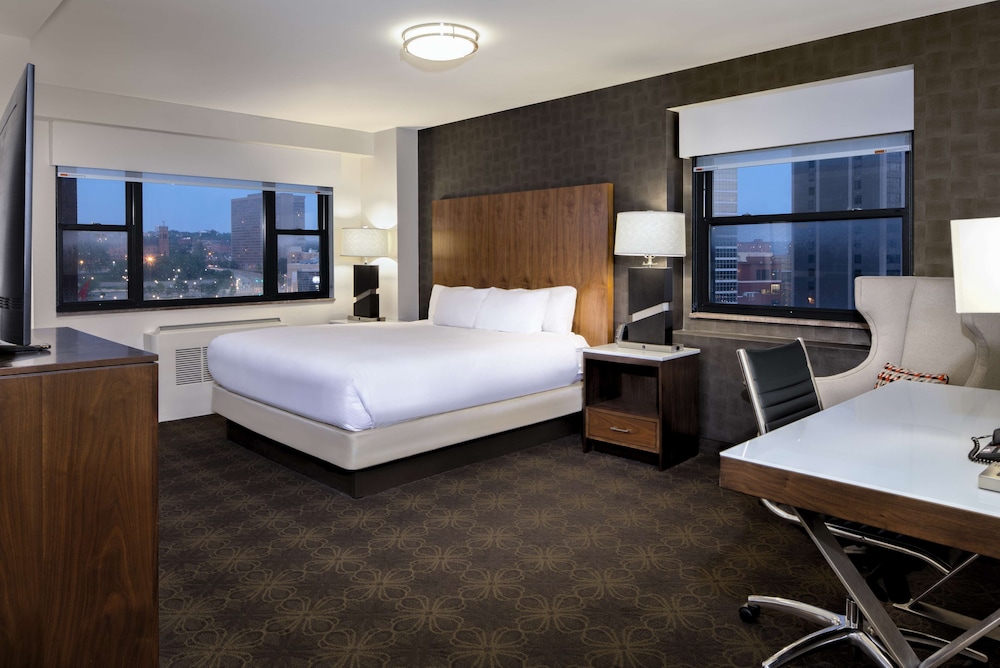 DoubleTree by Hilton Hotel & Suites Pittsburgh Downtown - photo 13