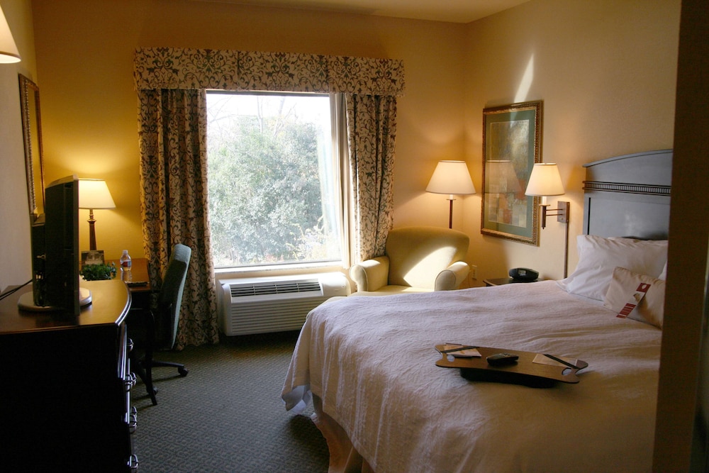 Hampton Inn & Suites Fredericksburg - photo 8