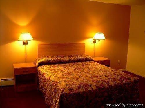Pelican Motel - photo 9
