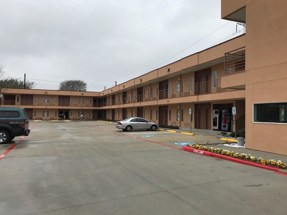 Crystal Inn Sugar Land - photo 32