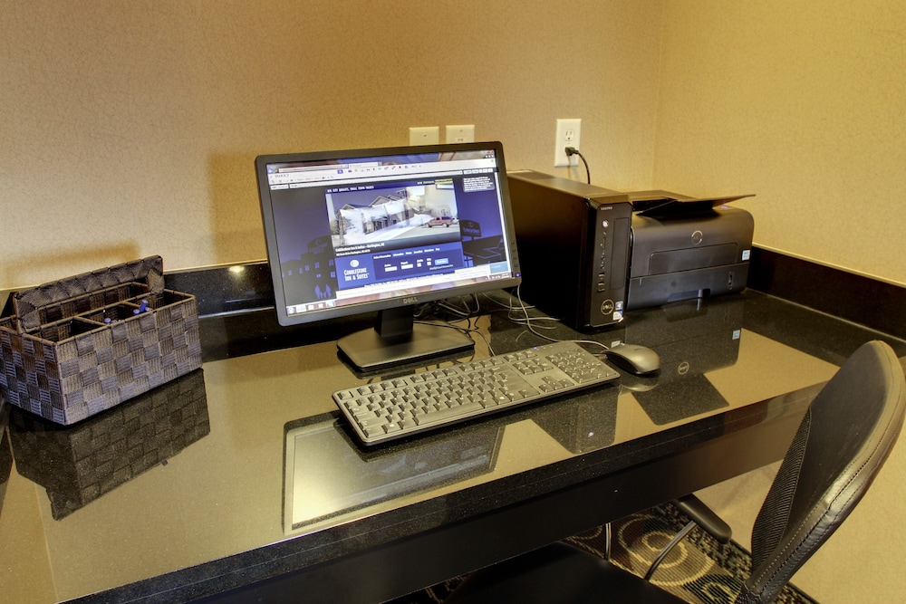 Cobblestone Inn & Suites Hartington - photo 39
