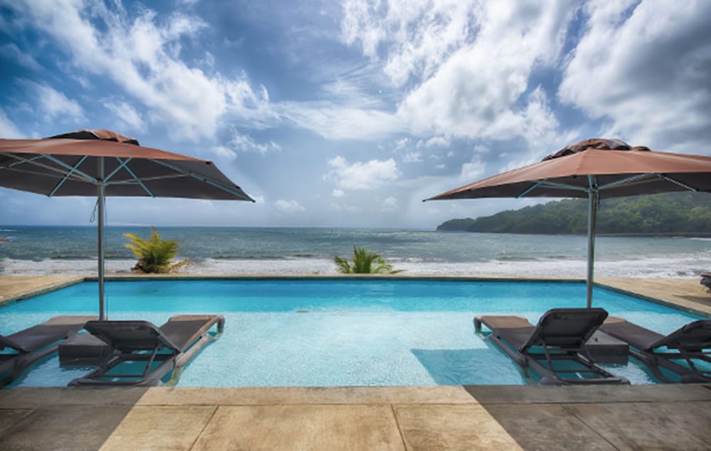 Pagua Bay House Oceanfront Cabanas — 4-Star Luxury Hotel in Marigot, Dominica