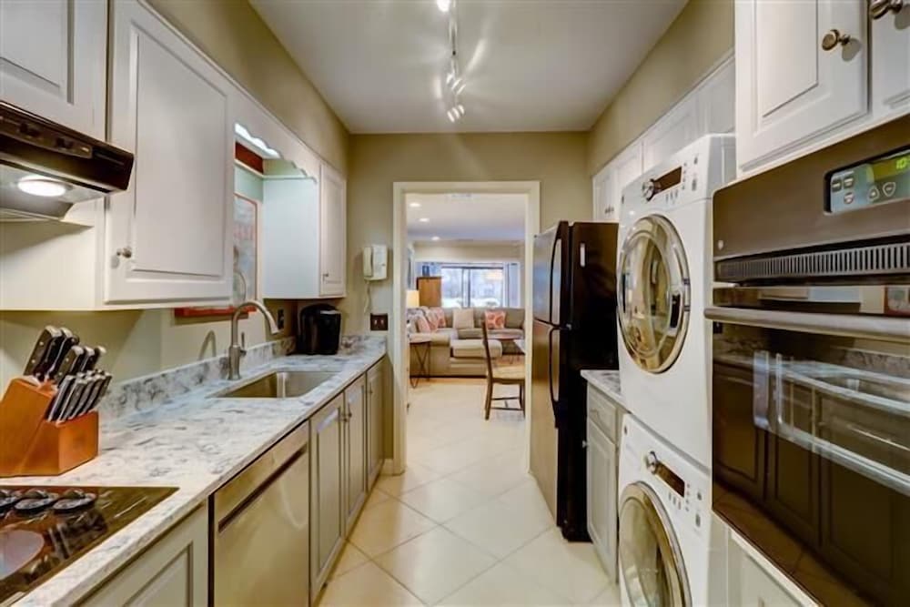141 Harbourwood Villa at The Sea Pines Resort - photo 3
