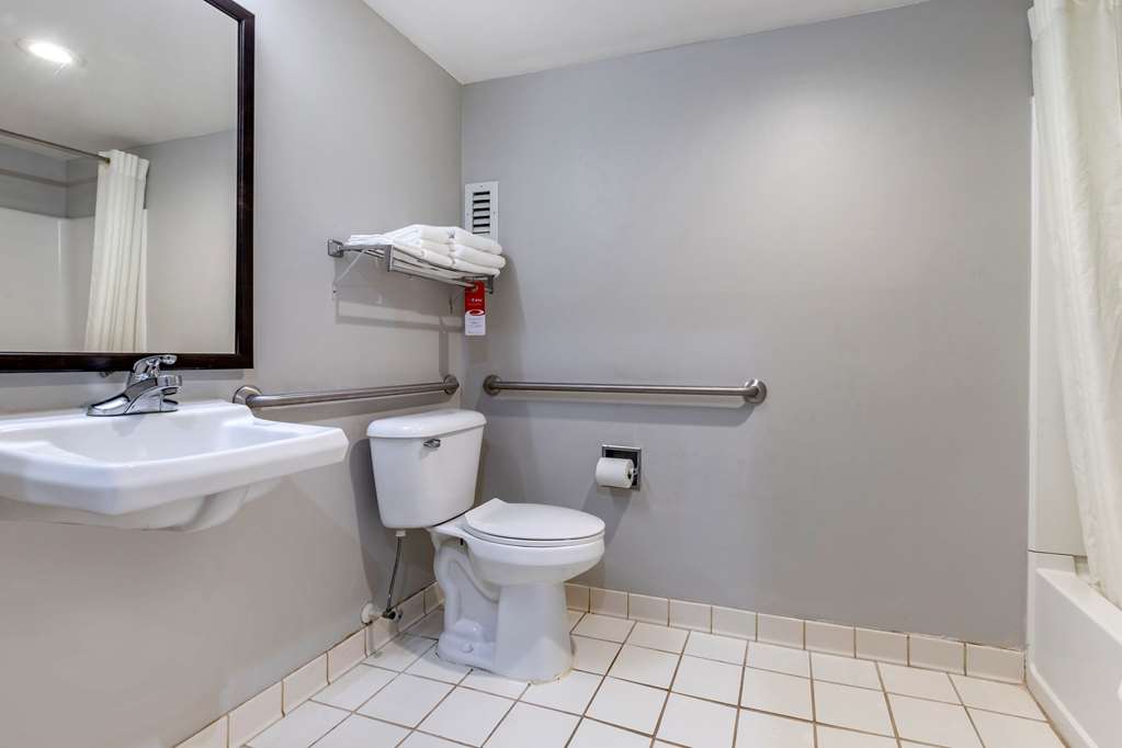 Econo Lodge Saint Stephen - photo 13