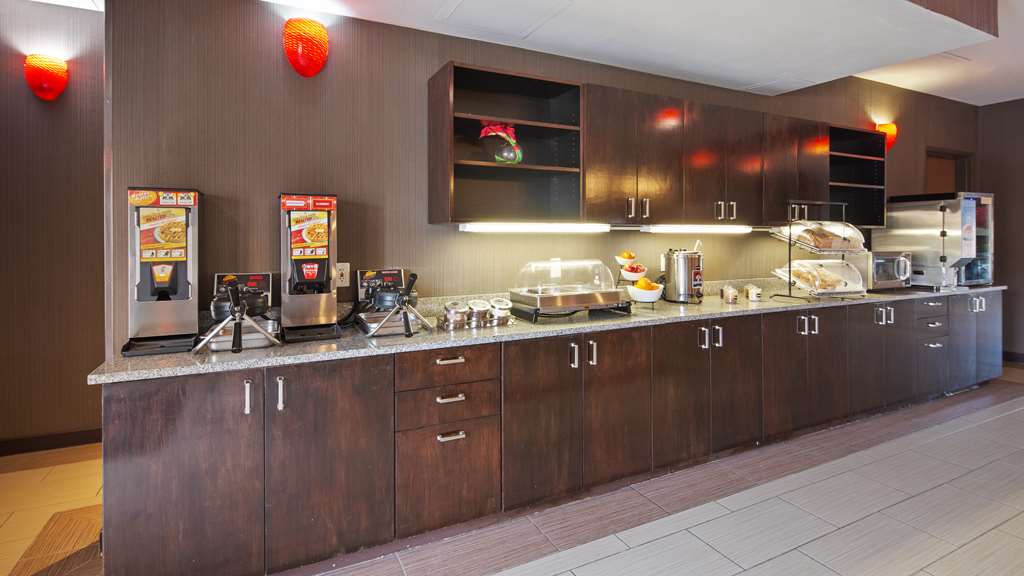 Best Western Plus Austin Airport Inn & Suites - photo 22