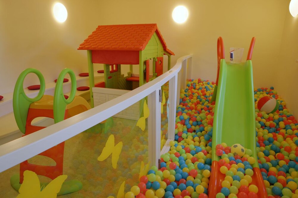 Childrens Play Area - Indoor
