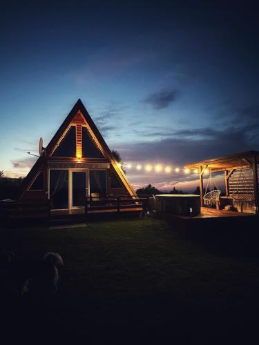 Cabana Refugio - carbon neutral hotel in Balcesti