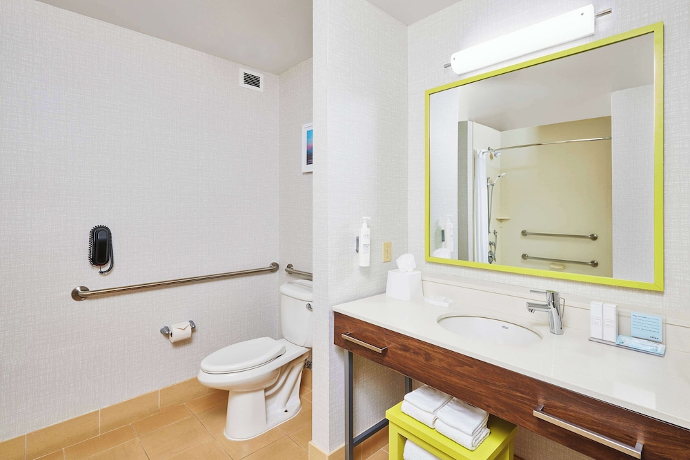 Hampton Inn & Suites Ridgecrest - photo 28