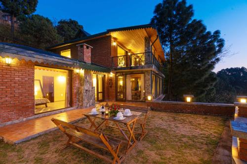StayVista at The Winter Line with Complimentary Breakfast in Kasauli, India