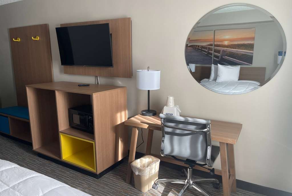 Days Inn by Wyndham Manassas Battlefield - photo 24