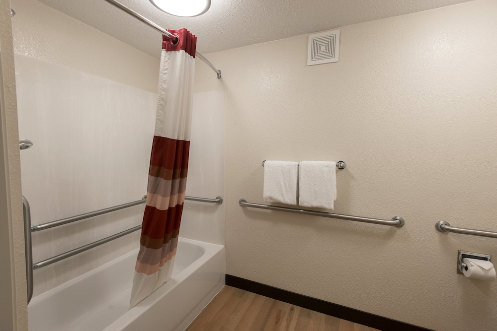 Red Roof Inn Raleigh Southwest Cary - photo 17