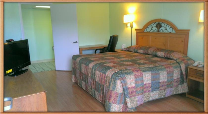 Knights Inn Fort Smith Airport - photo 2