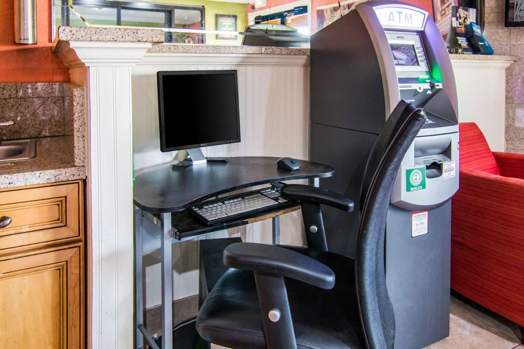Econo Lodge Atlanta Airport East - photo 27