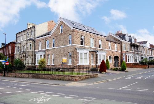 Apartment 11 Bluebridge with Free Parking — 4-Star Luxury Hotel in York, United Kingdom