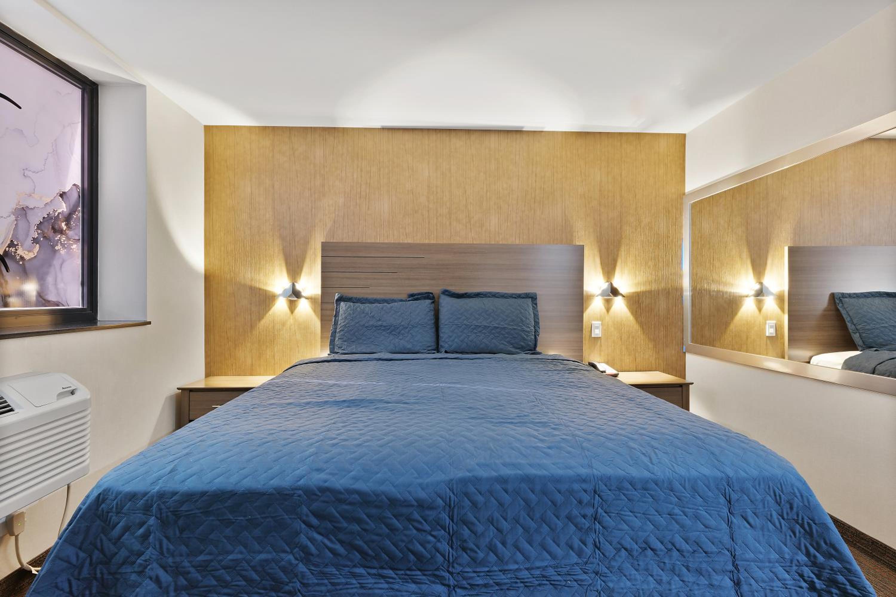 Casa Blanca Hotel Brooklyn - photo 47