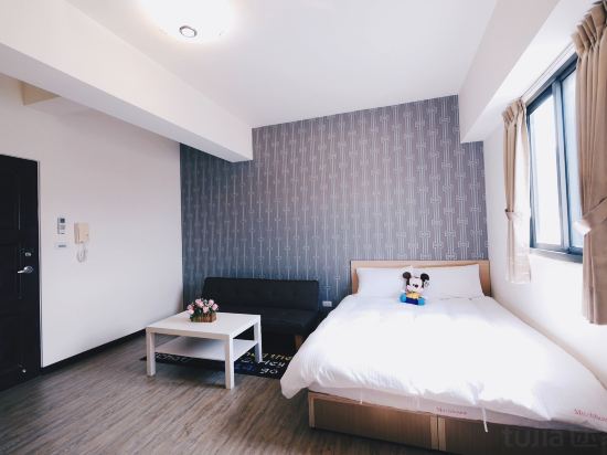 Love to play - last minute hotel in Unknown City