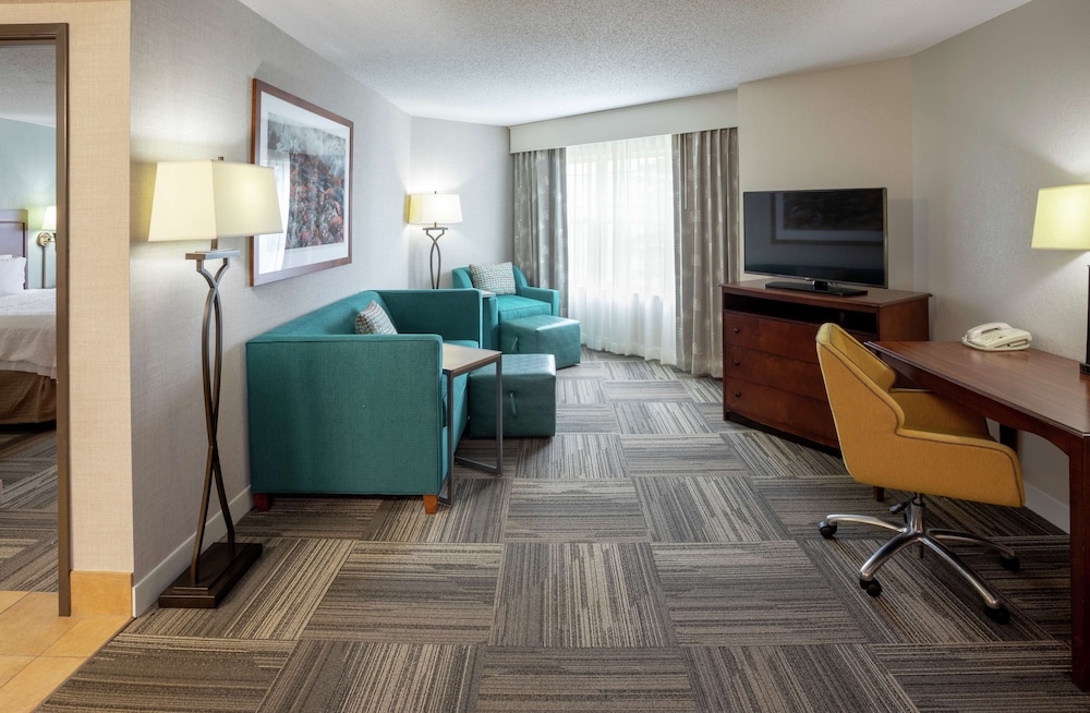 Hampton Inn Duluth Canal Park - photo 12