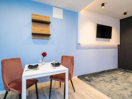 Apartments Tayra Modern studio apartment with balcony BR2