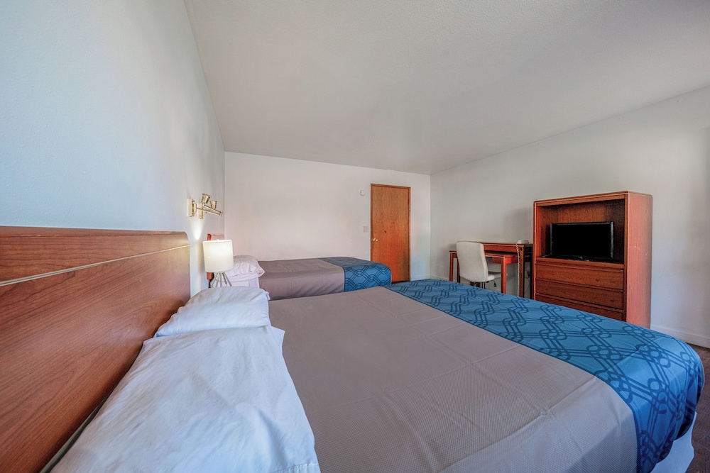 Rama Inn Motel and RV Park - photo 21