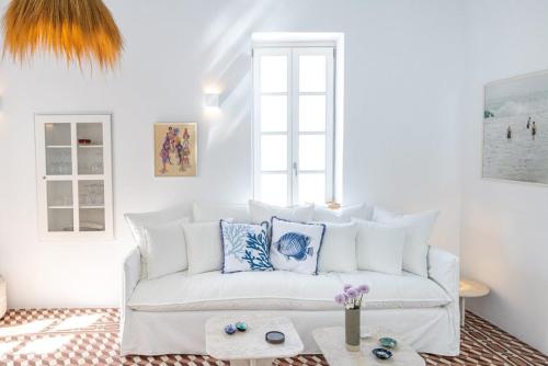 Chiara Mykonos III — 4-Star Luxury Hotel in Mykonos, Greece