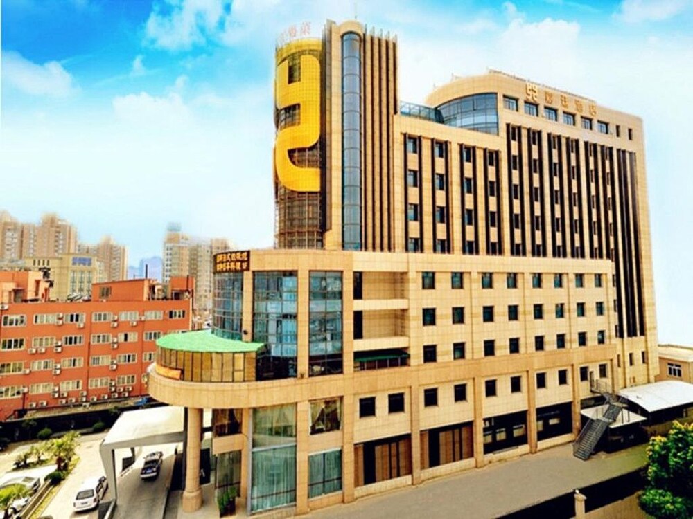 Kingtown Hotel Hongmei Shanghai — 4-Star Luxury Hotel in Shanghai, People's Republic of China