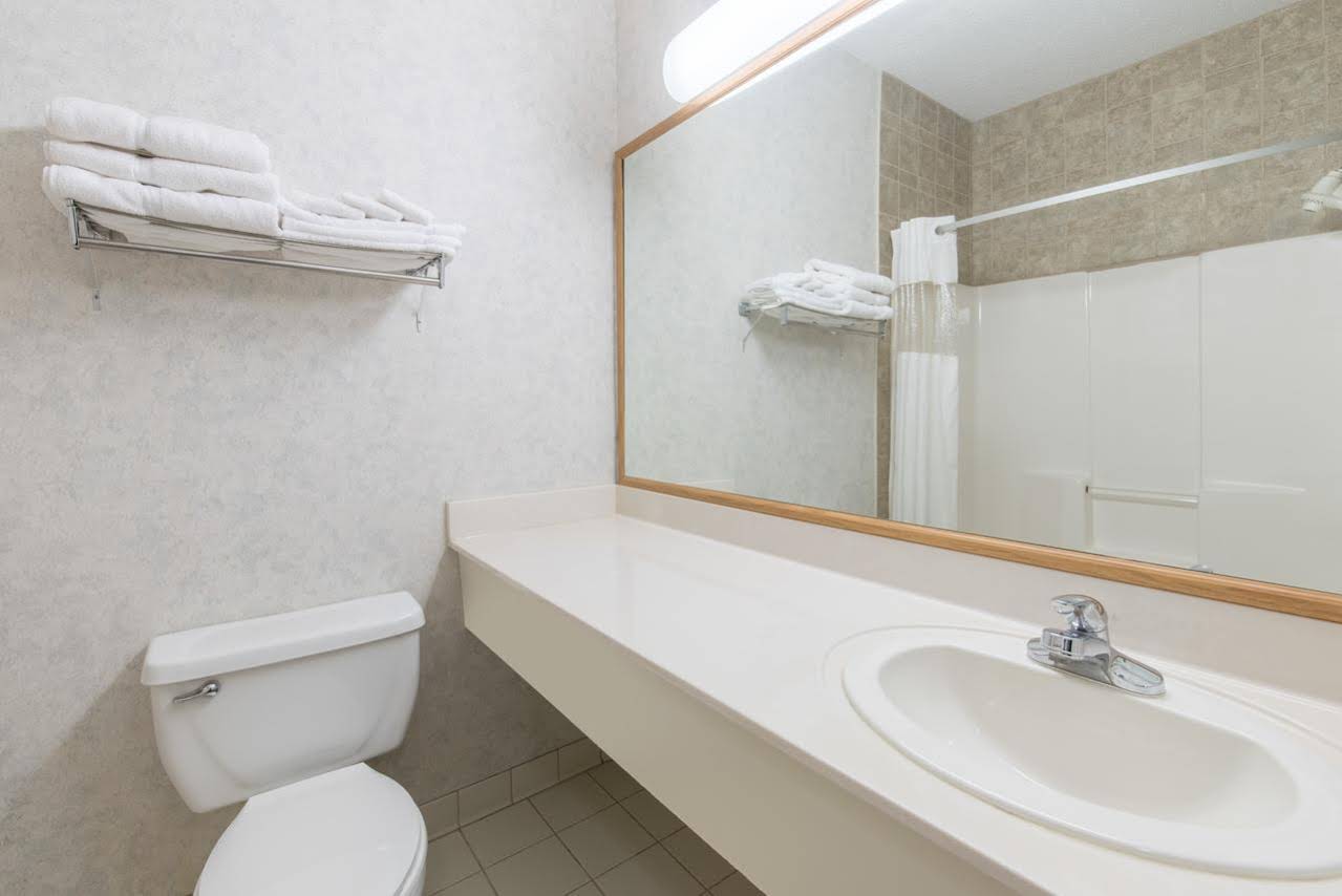 Ramada Limited Bismarck Northeast - photo 11