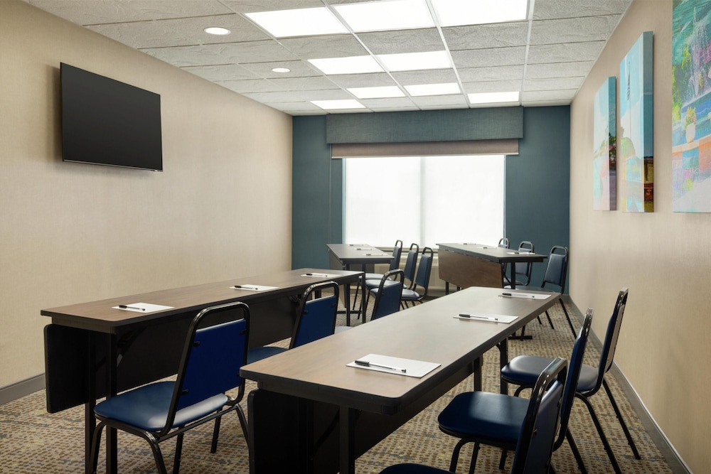 Hampton Inn Derby Wichita Southeast - photo 35