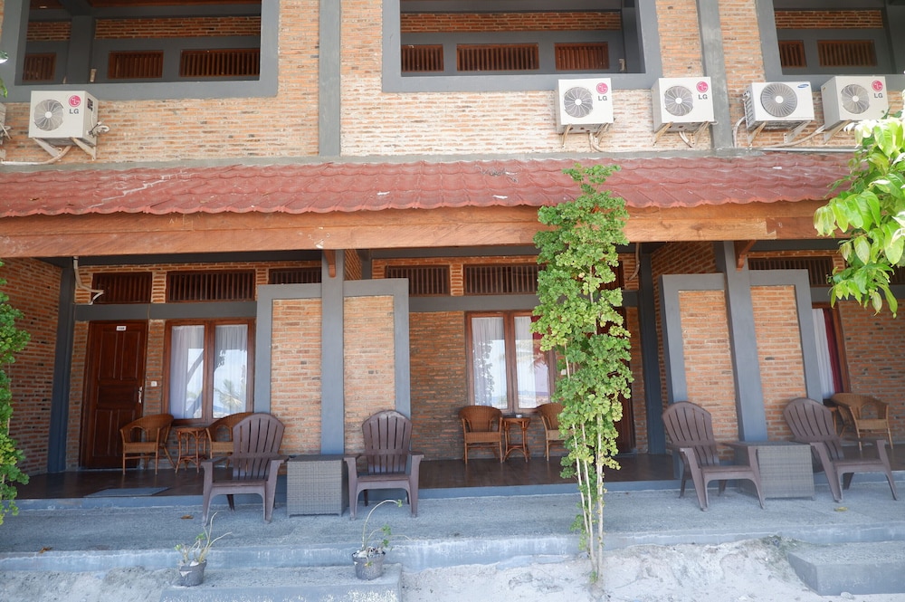 Wakatobi Patuno Resort by SAHID — hotel near Matahora Airport