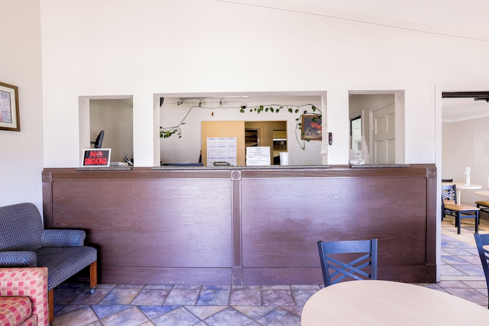 Cozy Garden Inn By OYO Hwy 40 Richmond - photo 8