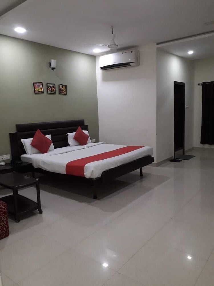 The Singh Palace - last minute hotel in Raipur