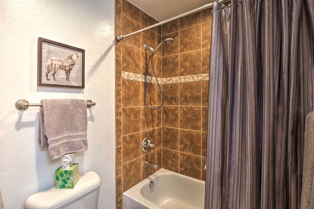 Private Hot Tub: Family Townhome in Breckenridge — 4-Star Luxury Hotel in Breckenridge, United States
