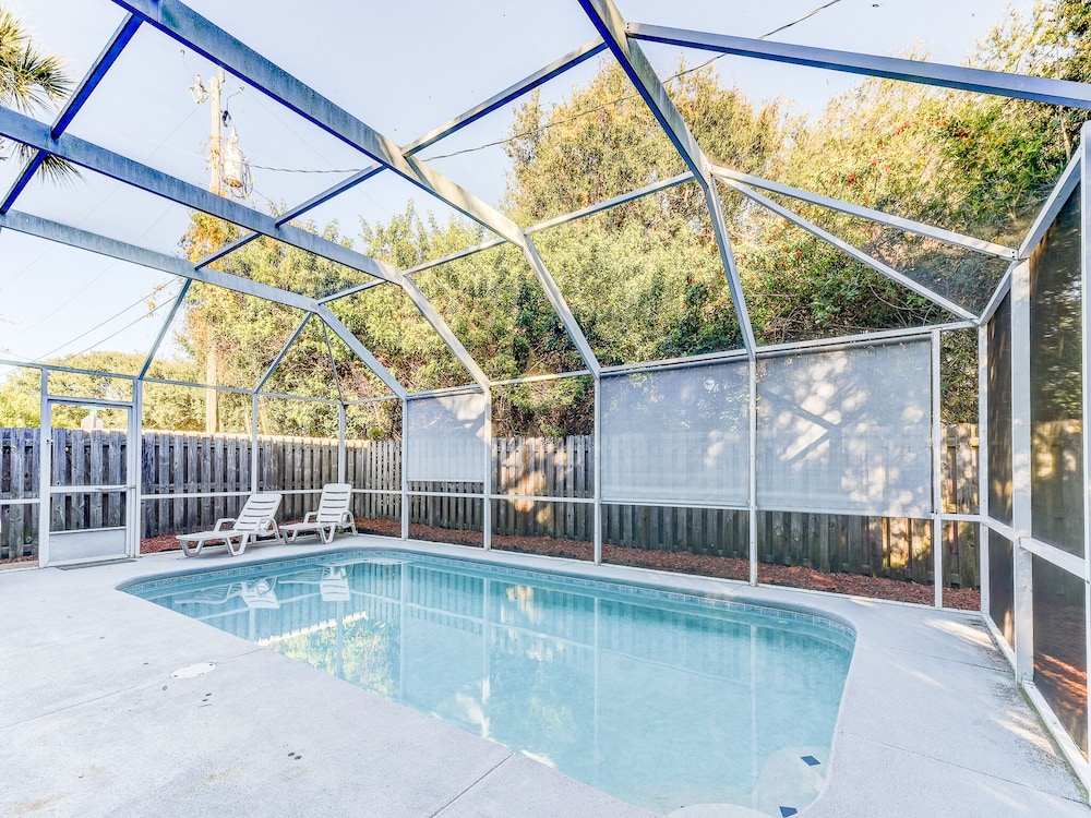 Avery's Beach Bungalow by Distinctive Beach Rentals — 4-Star Luxury Hotel in Saint Augustine, United States