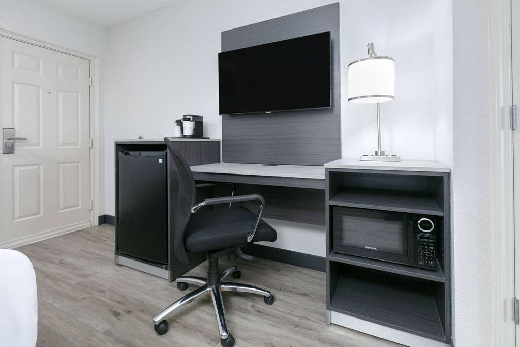 La Quinta Inn by Wyndham Dallas Uptown - photo 55