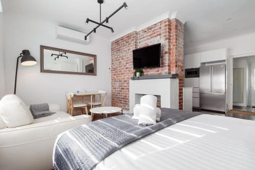 Welcome to studio B The heart of Glendalough — 4-Star Luxury Hotel in Perth, Australia