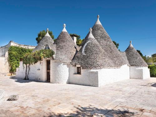 Trulli Uliveto Acquafonda in Alberobello, Italy