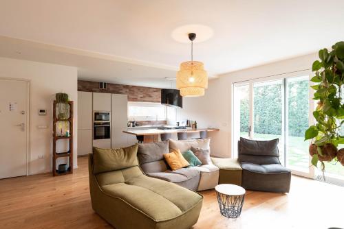 GuestHost Exclusive Villa with Private Garden — 4-Star Luxury Hotel in Padova, Italy