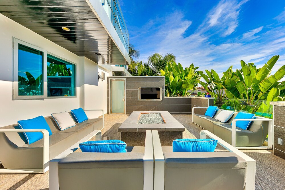 Hollywood Estate With Stunning Views - photo 56
