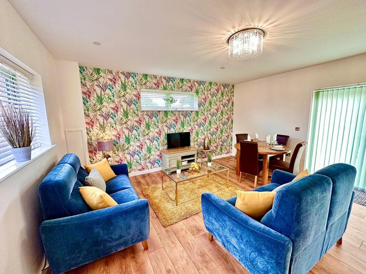 Rabbit Meadow Lodge Sleeps up to 4 people — 4-Star Luxury Hotel in Usk, United Kingdom