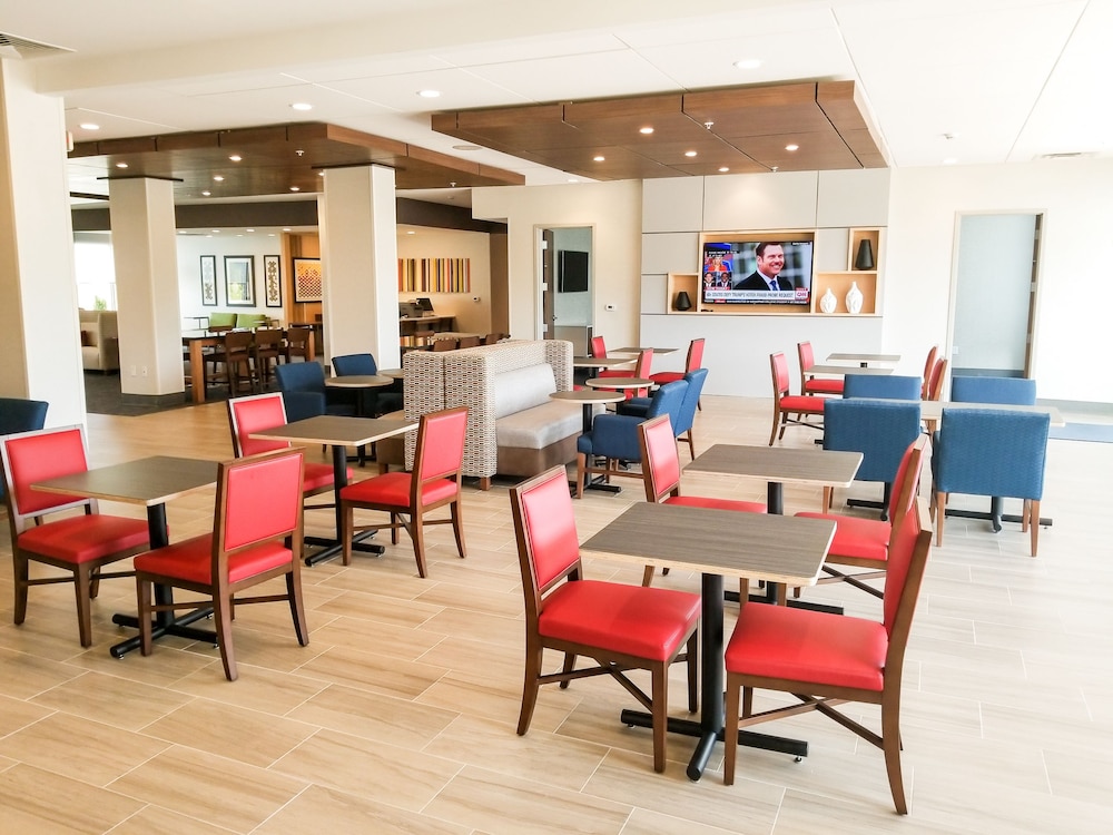 Holiday Inn Express & Suites Charlotte NE University Area by IHG - photo 50