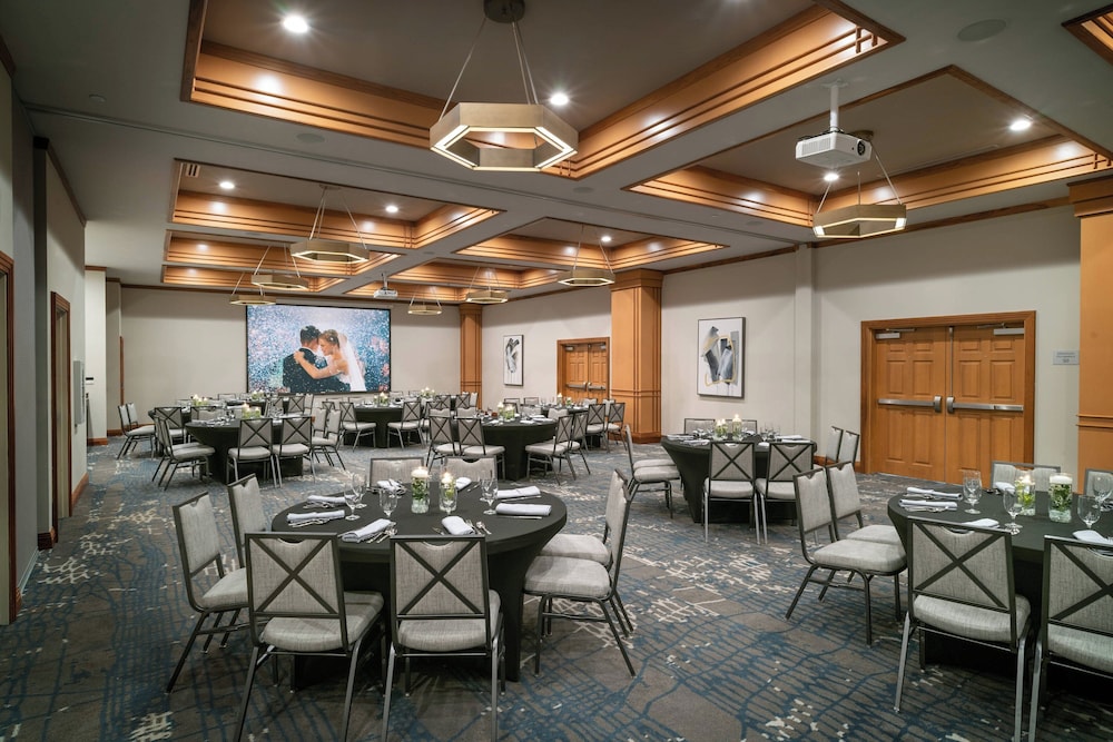 Delta Hotels by Marriott Huntington Mall - photo 24