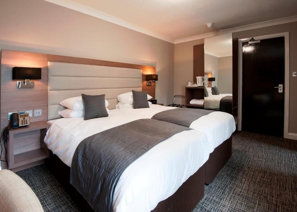 Riverside House — 4-Star Luxury Hotel in Cirencester, United Kingdom