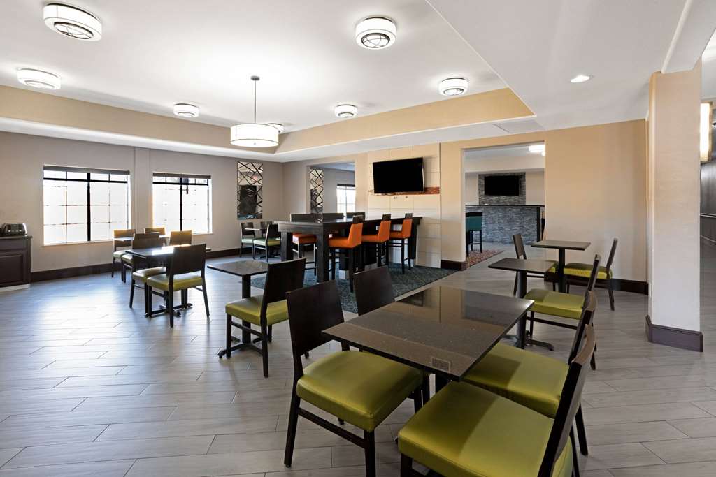 La Quinta Inn & Suites by Wyndham Houston Bush Intl Airpt E - photo 39