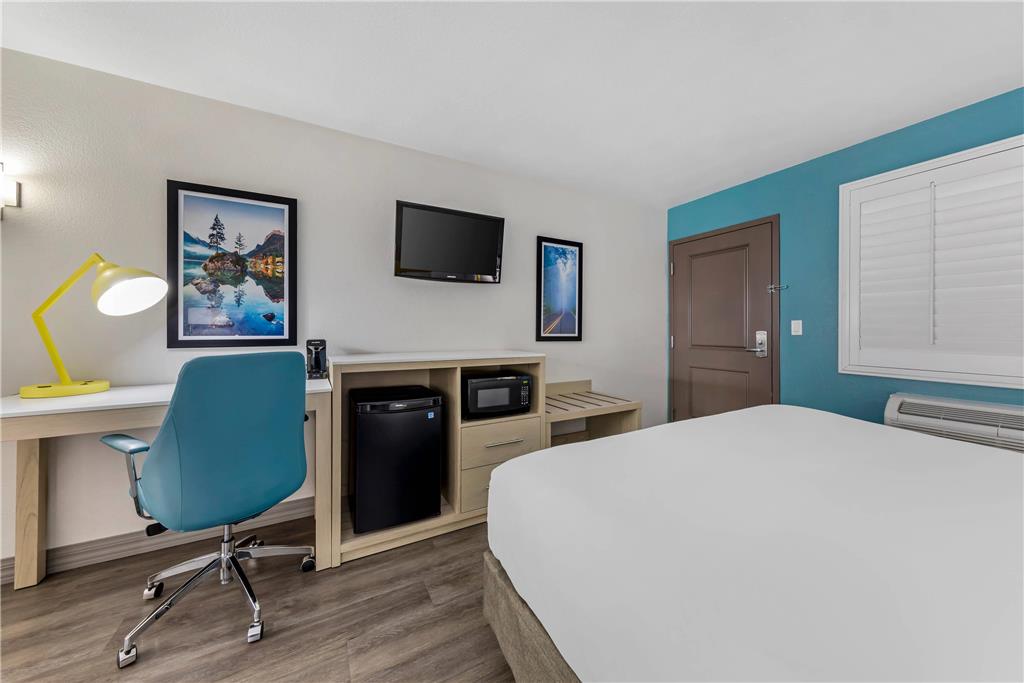 Hillstone Inn Tulare an Ascend Collection Hotel - photo 20