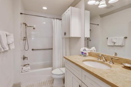 Townhouse 3 Bedroom A — 4-Star Luxury Hotel in Holmes Beach, United States